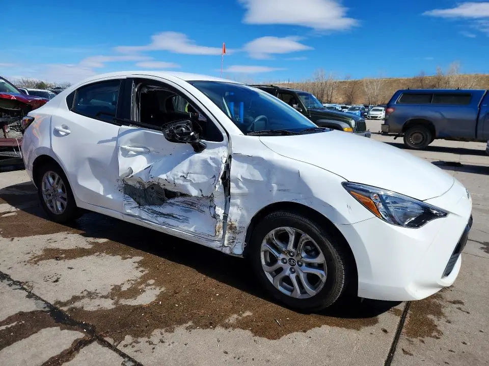 2017 TOYOTA YARIS IA BASE  