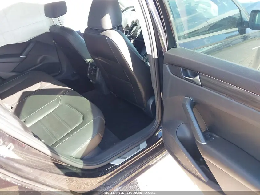 2020 VOLKSWAGEN PASSAT 2.0T R-LINE