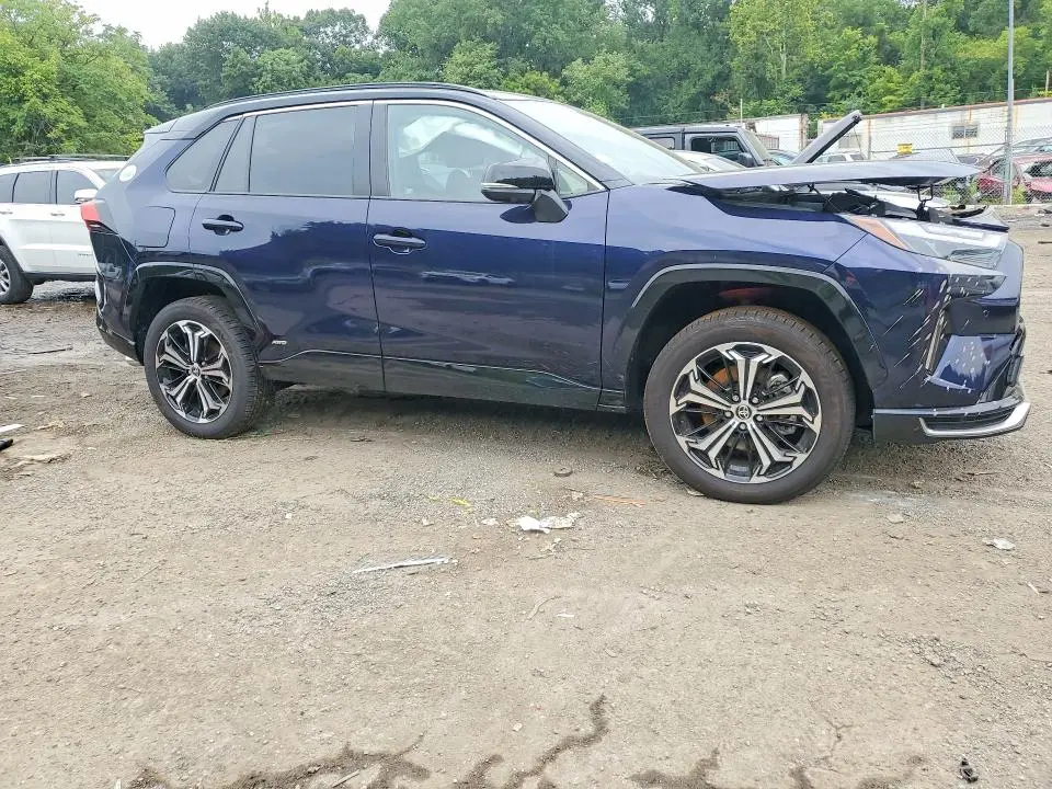 2025 TOYOTA RAV4 XSE  