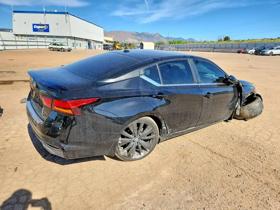 2022 NISSAN ALTIMA SR  