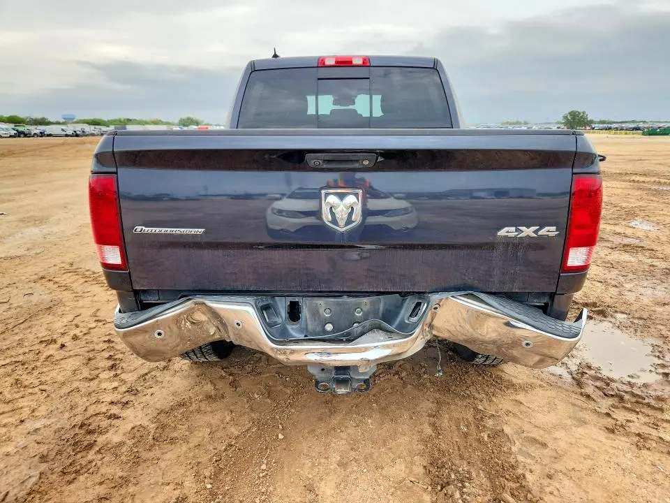 2015 RAM 1500 SLT  