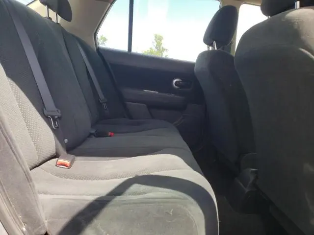 2011 NISSAN VERSA S  