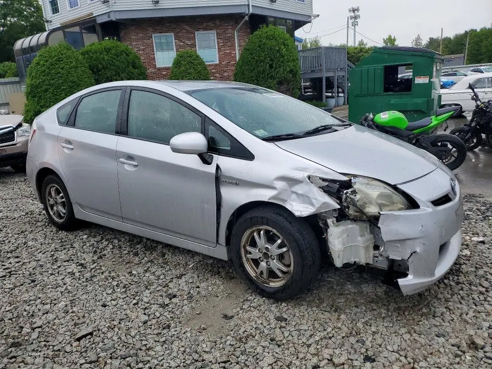 2011 TOYOTA PRIUS THREE  
