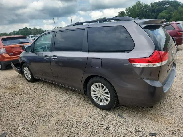 2014 TOYOTA SIENNA XLE  