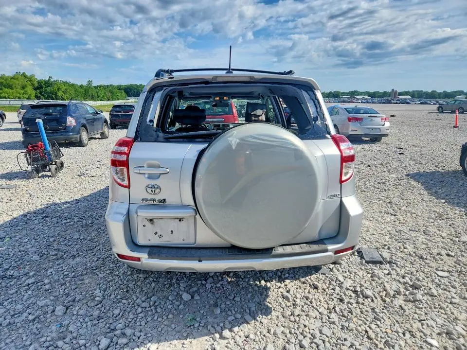 2011 TOYOTA RAV4 BASE  