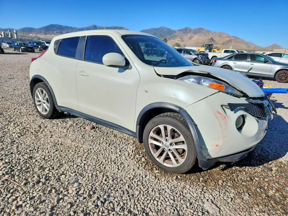 2011 NISSAN JUKE S  