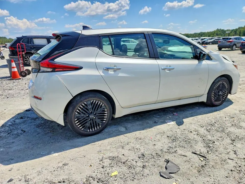 2023 NISSAN LEAF SV PLUS  