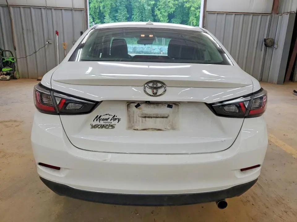 2019 TOYOTA YARIS LE  