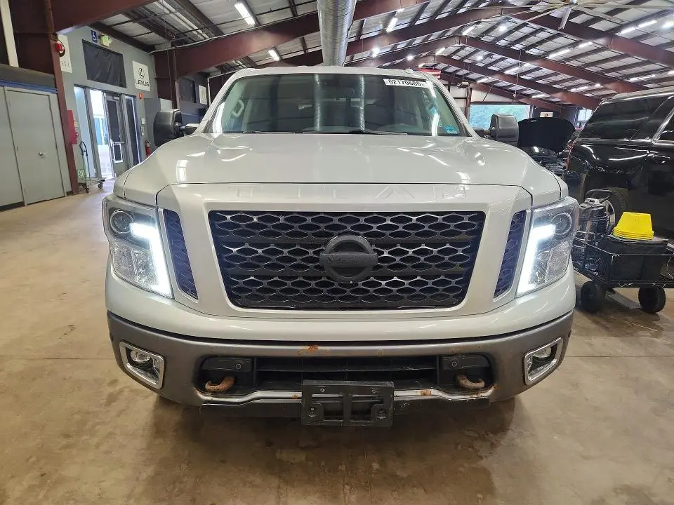2018 NISSAN TITAN PRO-4X  