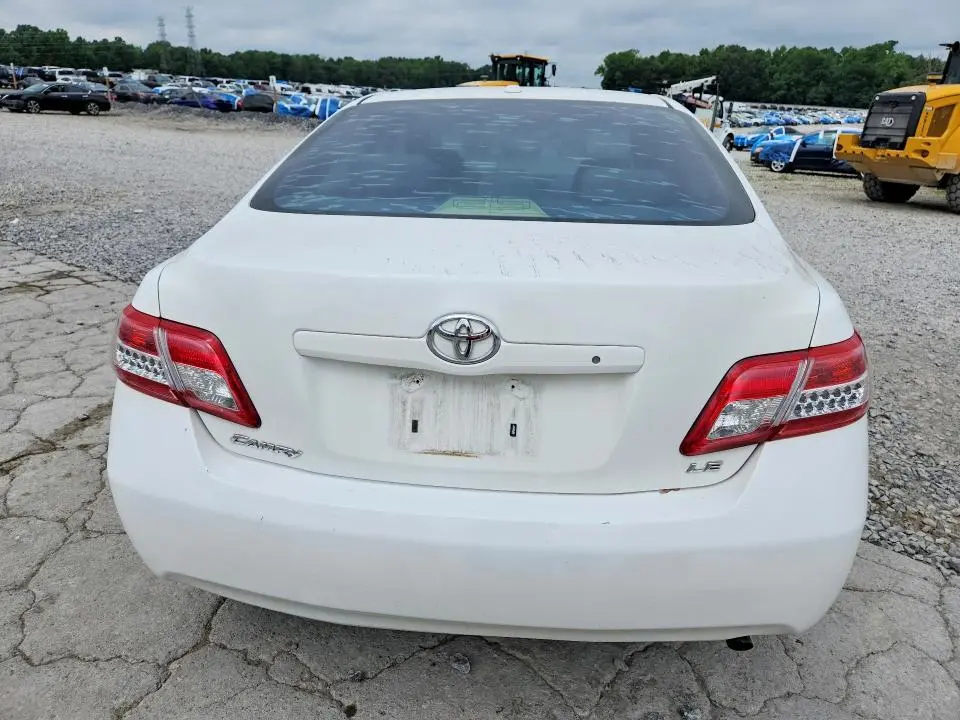 2011 TOYOTA CAMRY LE  