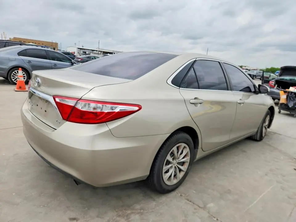 2016 TOYOTA CAMRY LE  