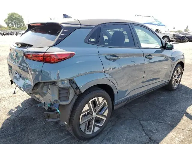 2023 HYUNDAI KONA SE  