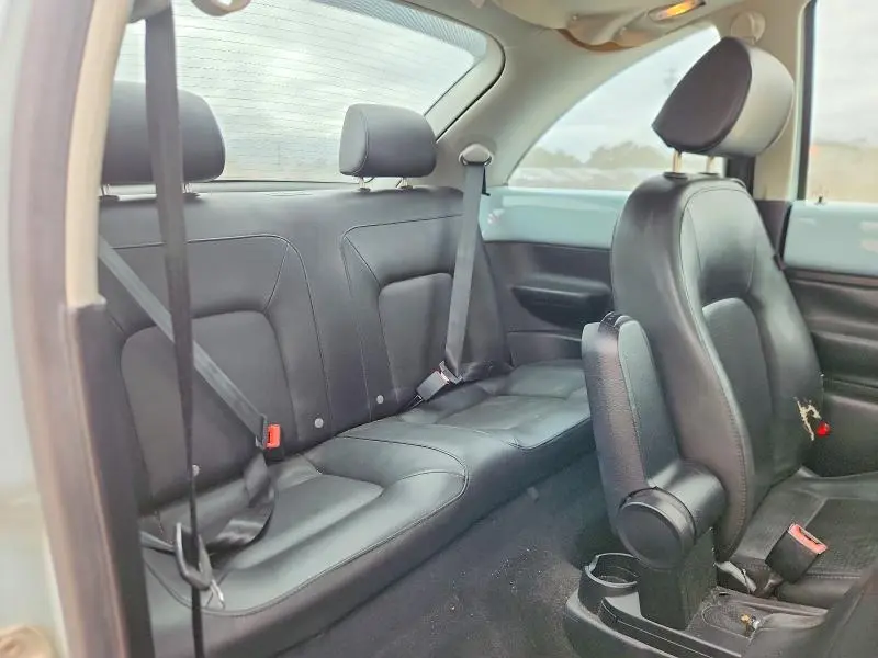 2010 VOLKSWAGEN NEW BEETLE   