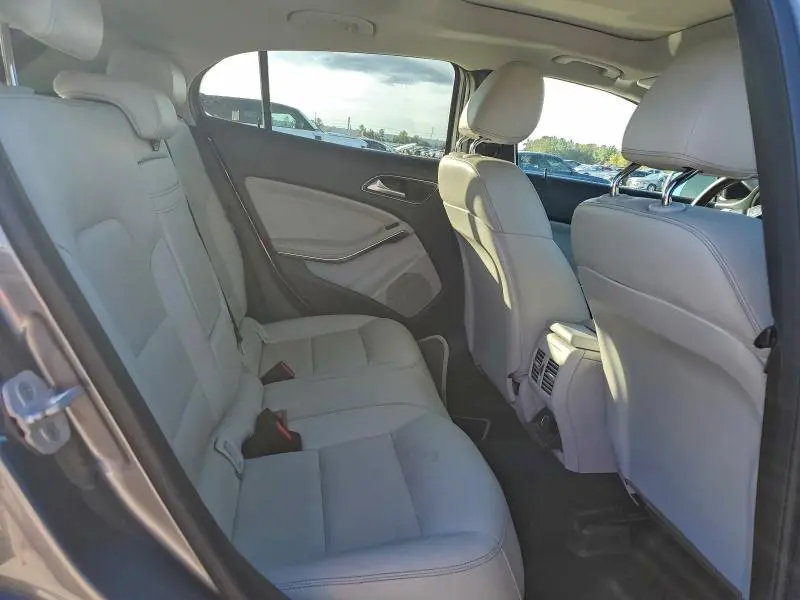 2015 MERCEDES-BENZ GLA 250  