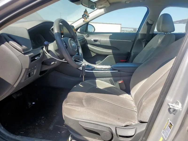 2020 HYUNDAI SONATA SE  