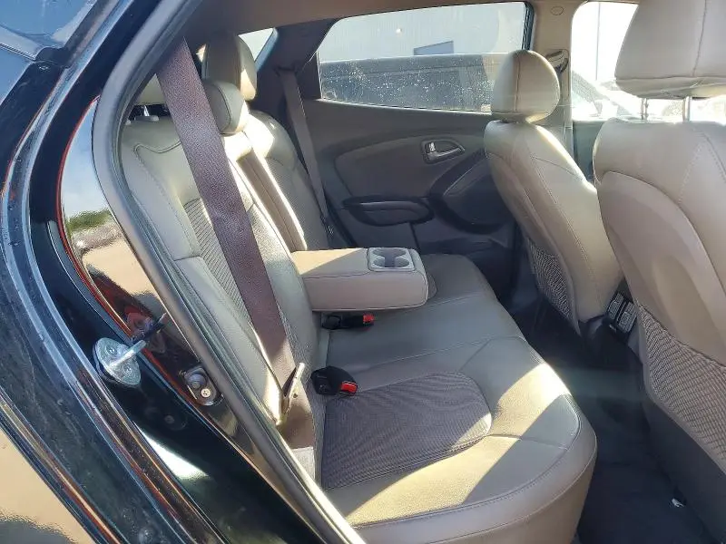 2015 HYUNDAI TUCSON SE  