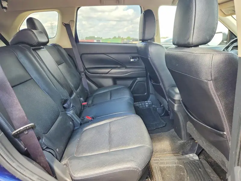 2017 MITSUBISHI OUTLANDER SE  