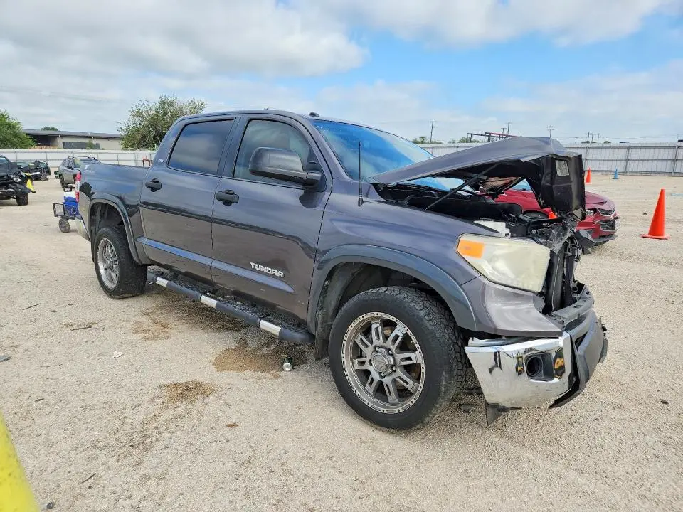 2017 TOYOTA TUNDRA CREWMAX SR5  