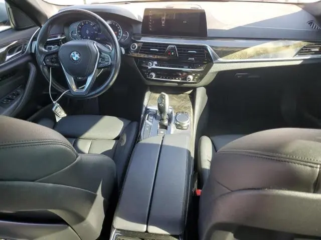 2019 BMW 530XE   