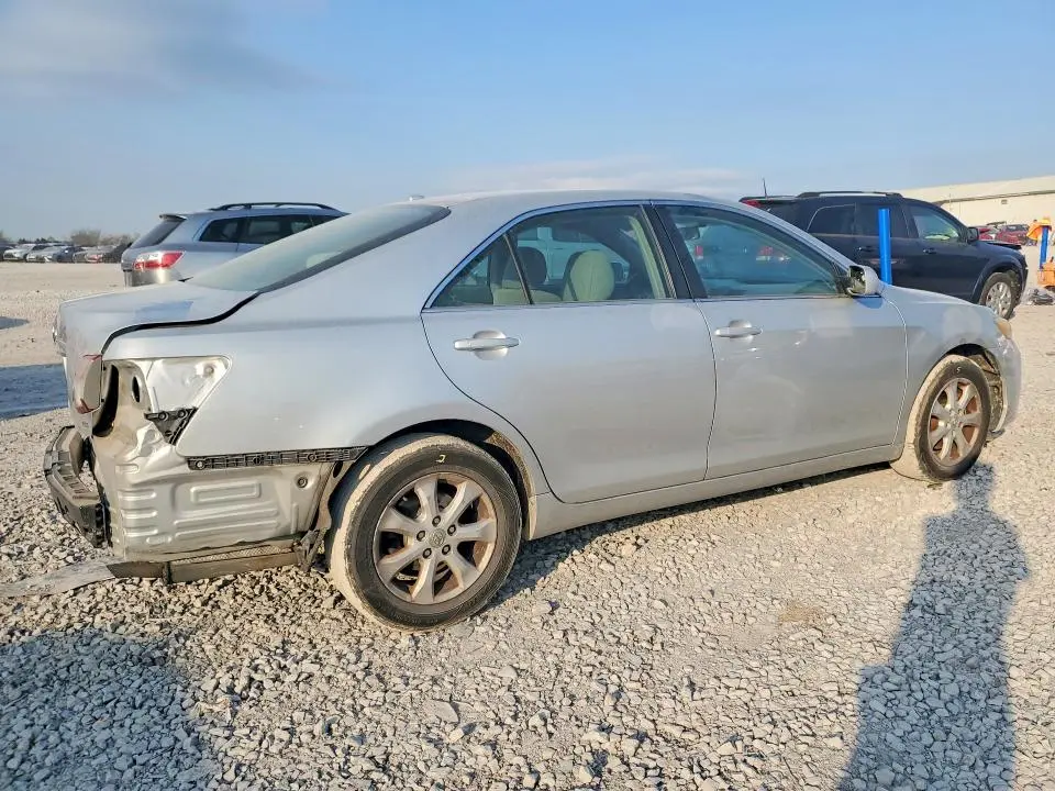 2011 TOYOTA CAMRY LE  