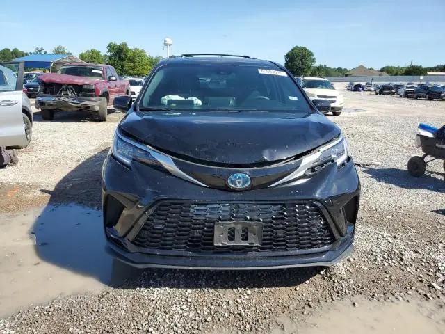 2023 TOYOTA SIENNA XSE