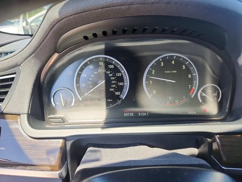 2013 BMW 750 XI  