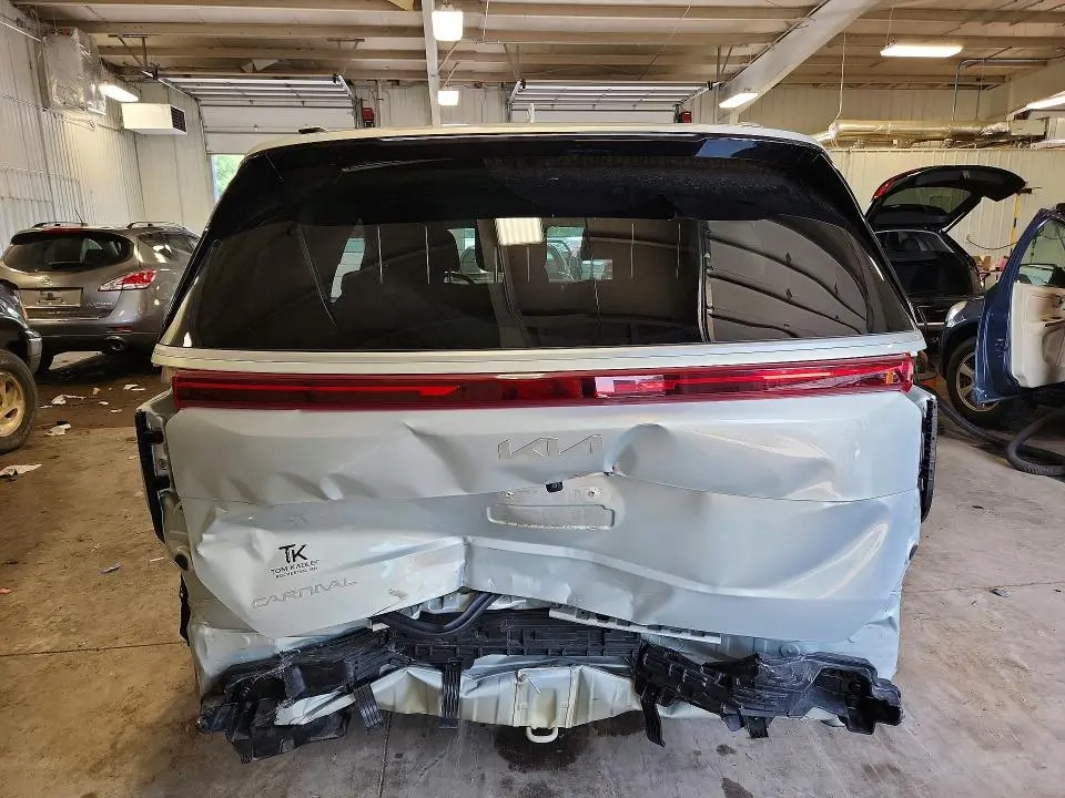 2025 KIA CARNIVAL EX  