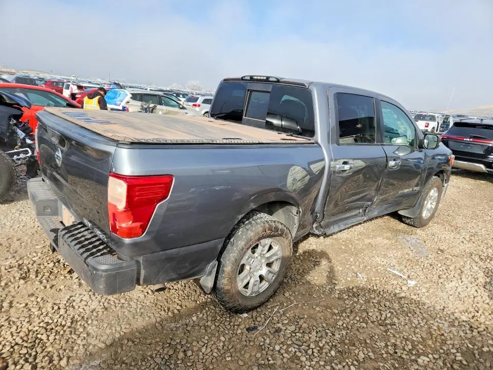 2018 NISSAN TITAN SV  
