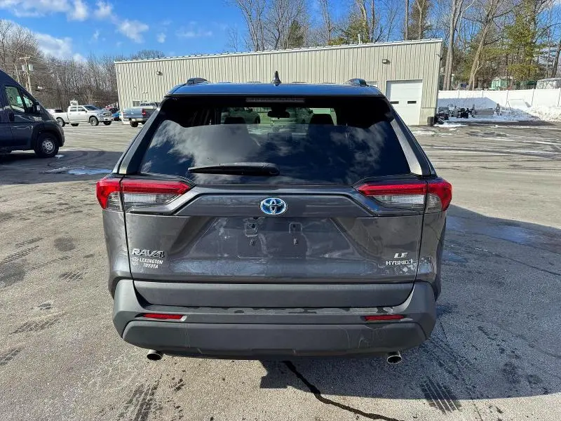 2021 TOYOTA RAV4 LE  