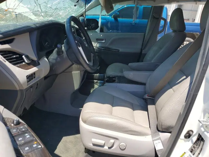 2017 TOYOTA SIENNA XLE 7-PASSENGER  