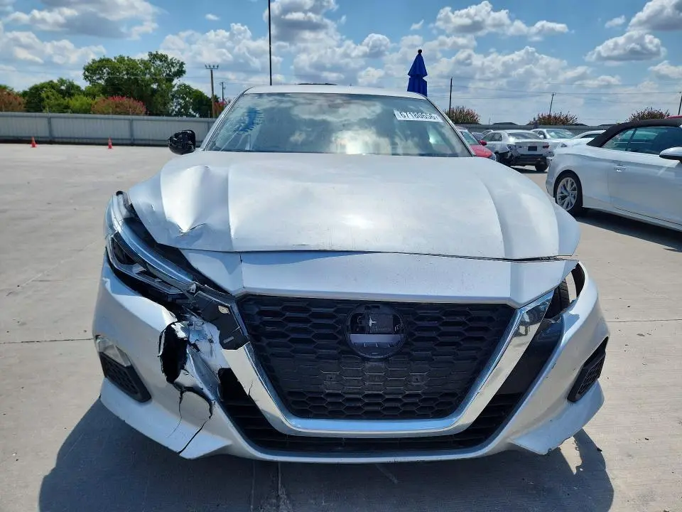 2022 NISSAN ALTIMA SV  