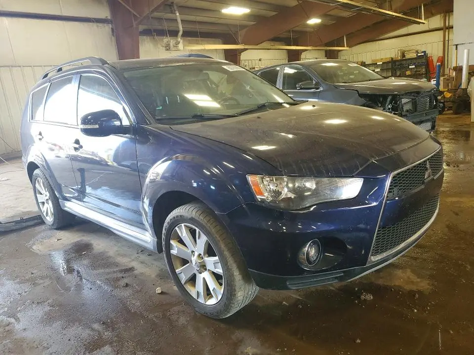 2010 MITSUBISHI OUTLANDER SE  