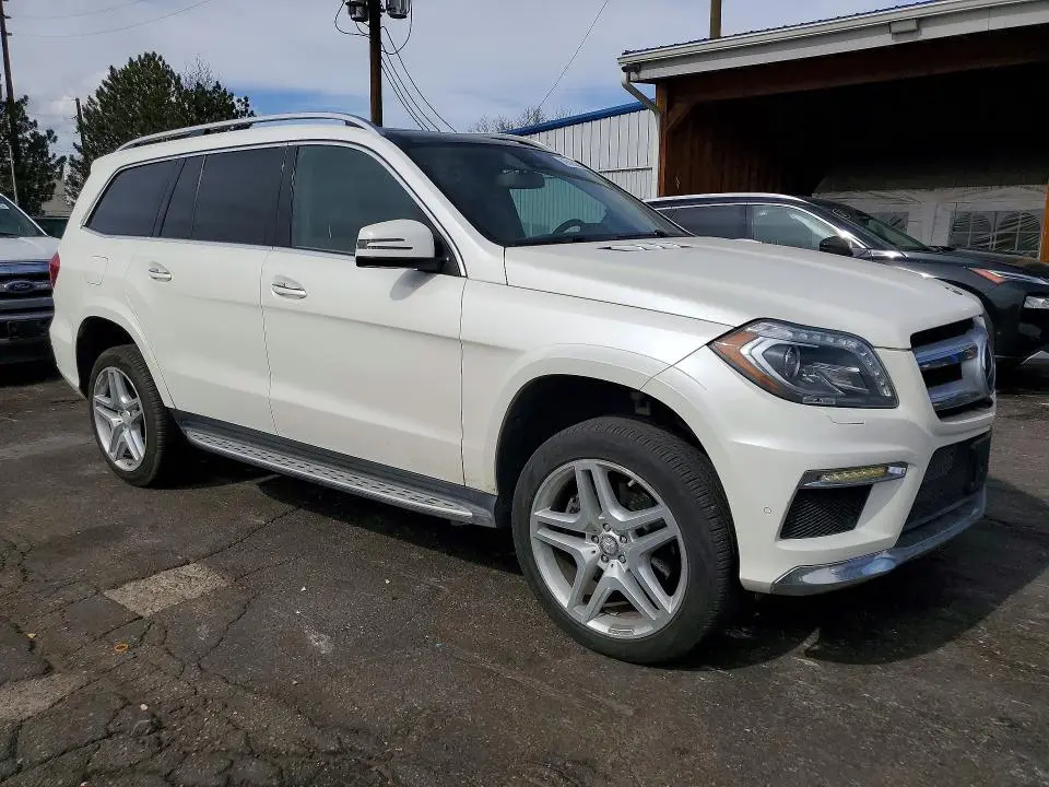 2015 MERCEDES-BENZ GL 550 4MATIC  