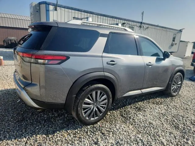 2022 NISSAN PATHFINDER SL  