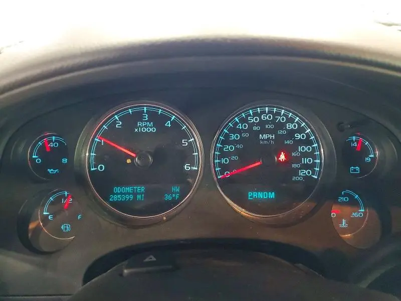 2010 CHEVROLET SUBURBAN C1500 LS  