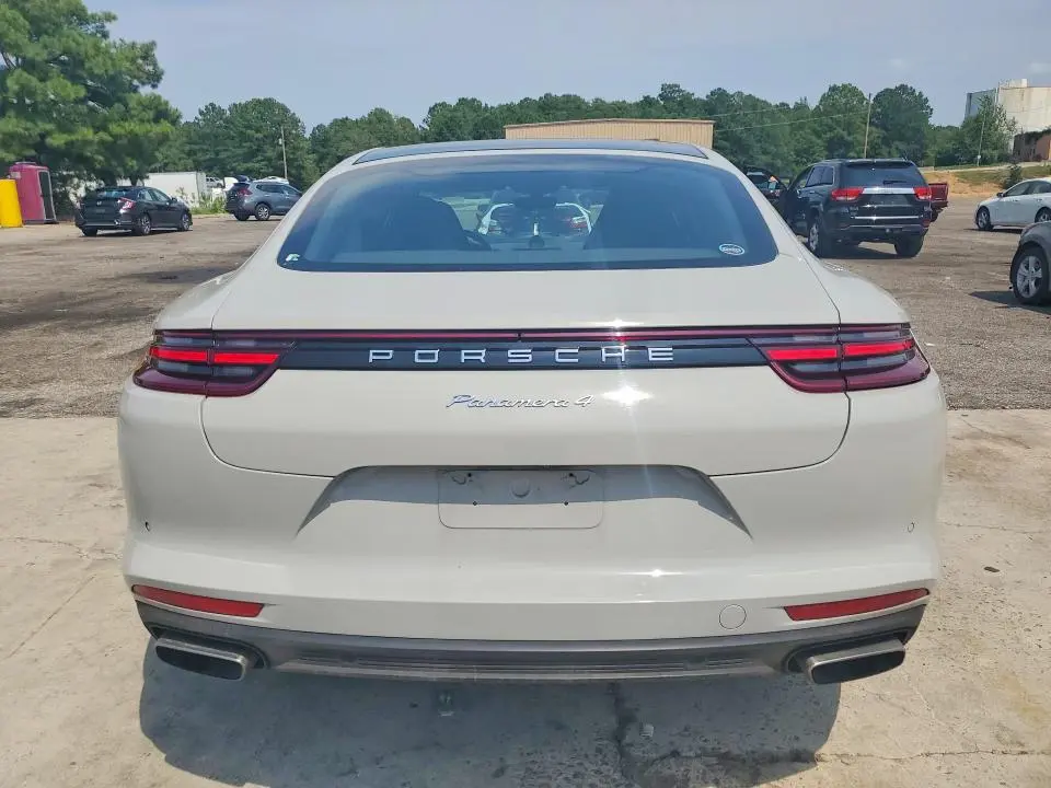 2017 PORSCHE PANAMERA 2  