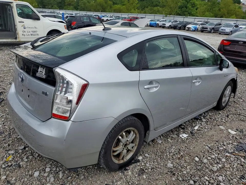 2011 TOYOTA PRIUS THREE  