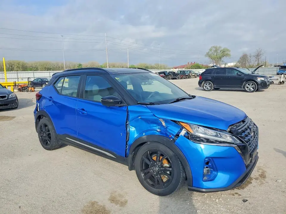 2023 NISSAN KICKS SR  