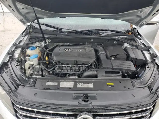 2016 VOLKSWAGEN PASSAT SE  
