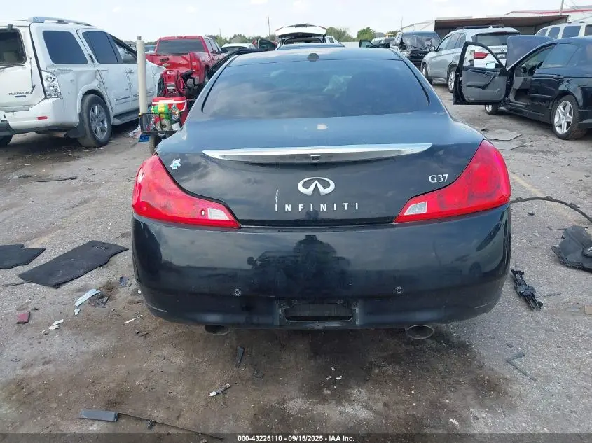 2013 INFINITI G37 JOURNEY