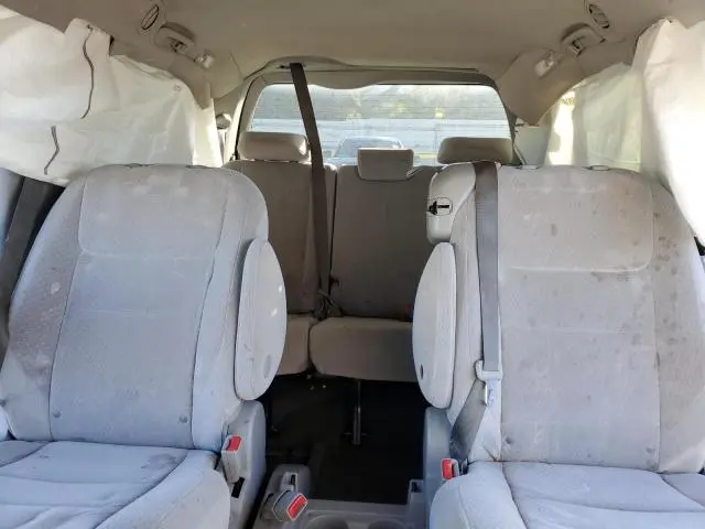 2015 TOYOTA SIENNA LE  