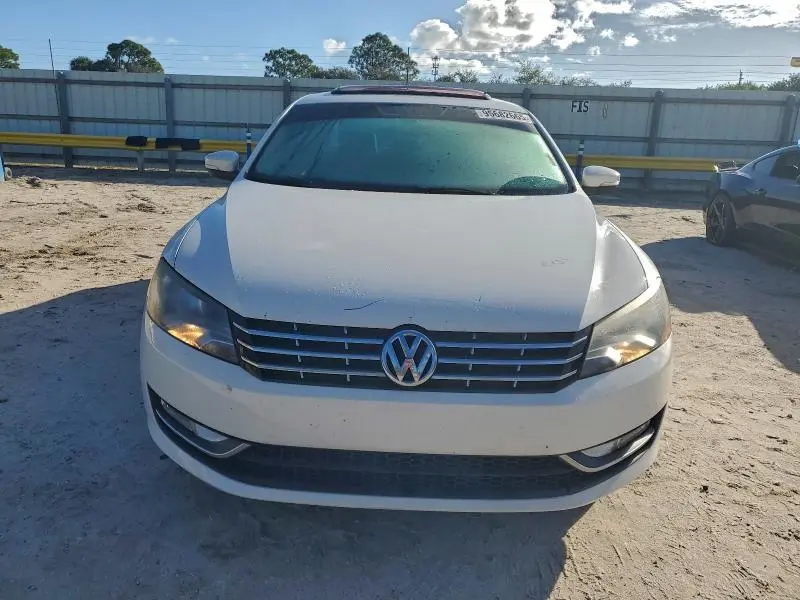 2013 VOLKSWAGEN PASSAT SEL  