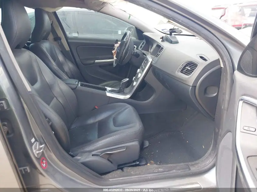 2017 VOLVO S60 T5 DYNAMIC