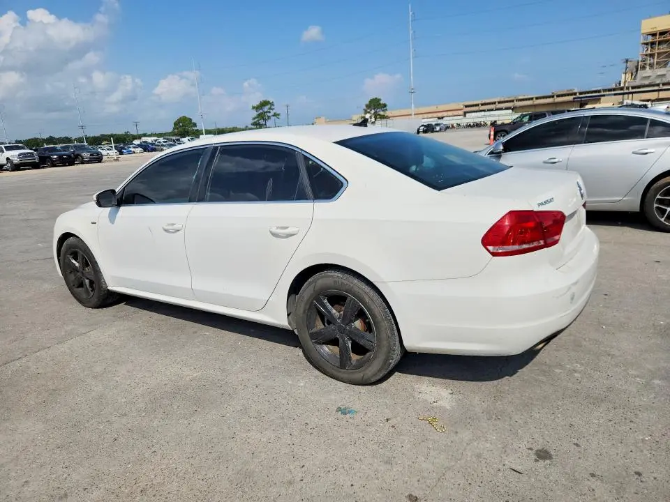 2015 VOLKSWAGEN PASSAT S  