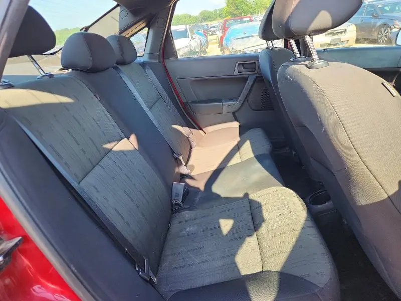 2010 FORD FOCUS SE  