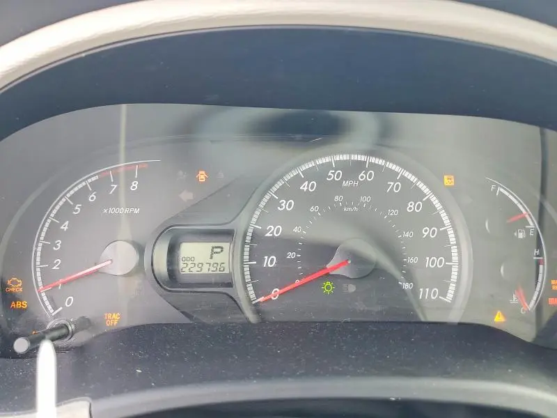 2013 TOYOTA SIENNA LE  