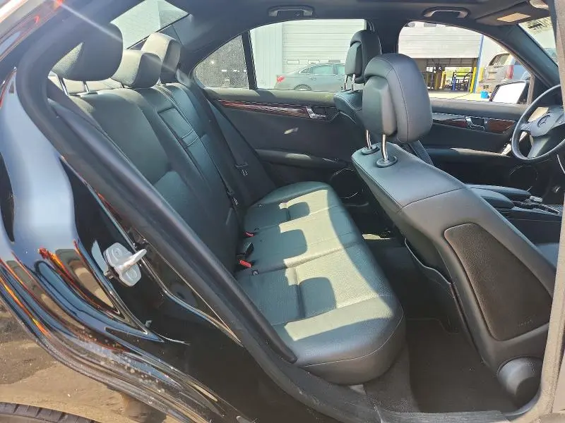 2011 MERCEDES-BENZ C 300  