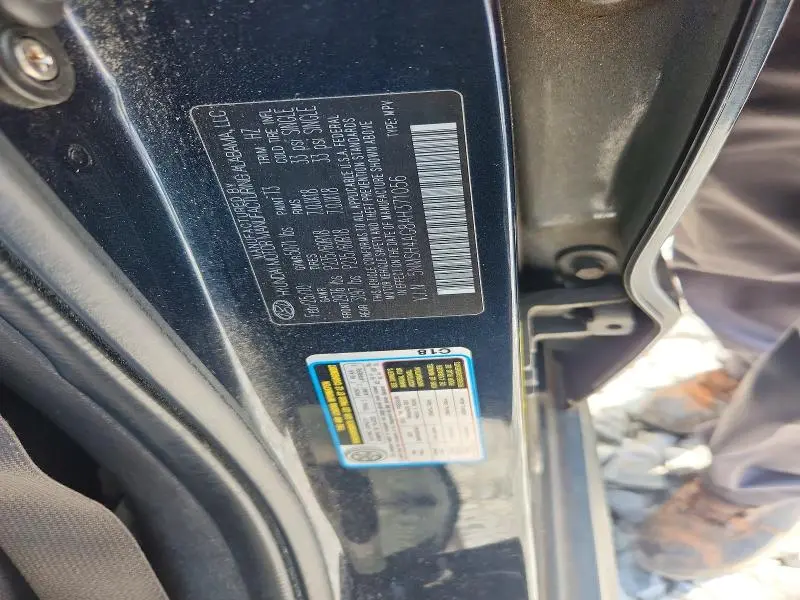 2010 HYUNDAI SANTA FE SE  