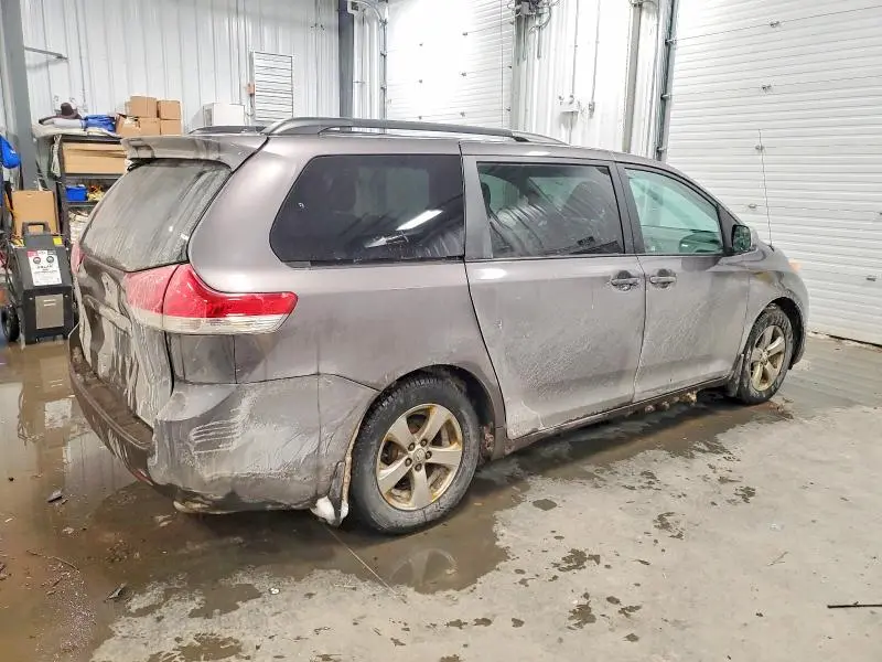 2012 TOYOTA SIENNA LE  