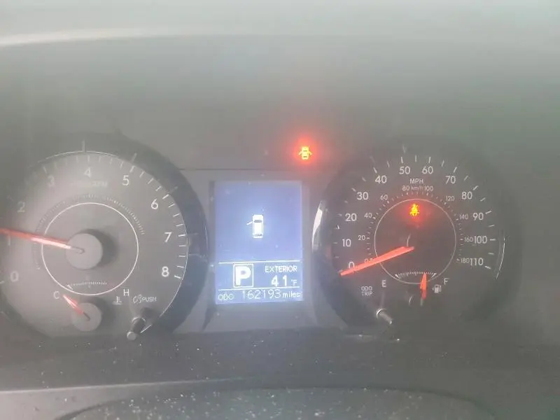 2017 TOYOTA SIENNA LE  